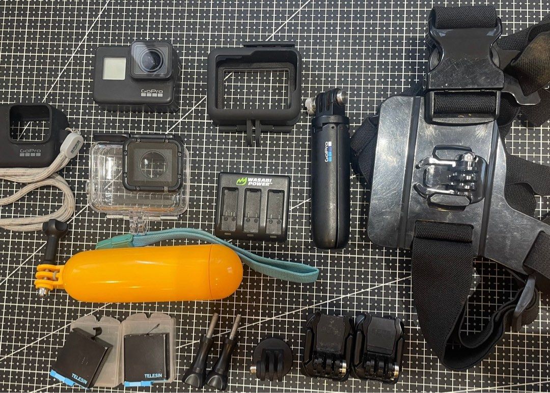 GoPro Hero 7 Black with Accessories (Category: Cameras) located in Daraga. Submitted by freitzdrei (Listing ID 1315507005, Image 1). Description: .