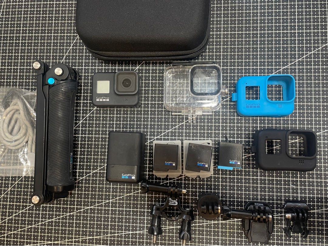 GoPro Hero 8 Black with Accessories (Category: Cameras) located in Daraga. Submitted by freitzdrei (Listing ID 1315507760, Image 1). Description: .