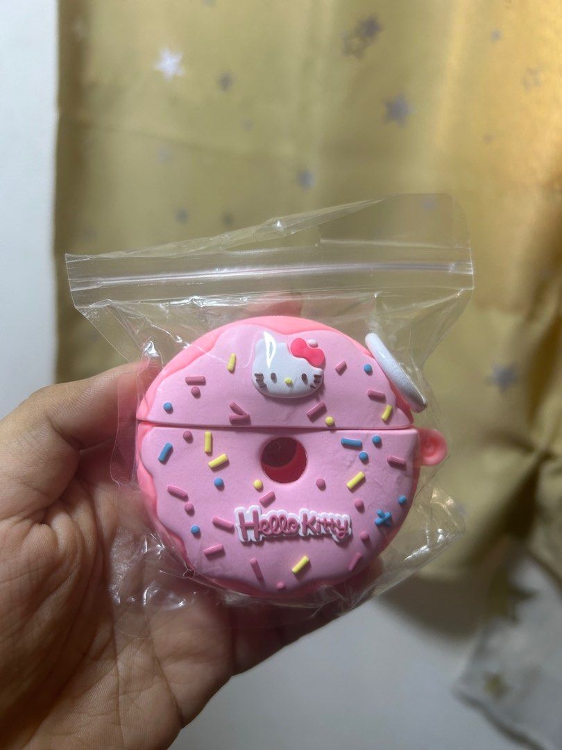 Hello Kitty Airpods Pro Case (Category: Portable Audio Accessories) located in Quezon City. Submitted by .shutupandshop. (Listing ID 1315568132, Image 1). Description: Nagkamali ng bili ✅ for serious buyers only ❌ No to reservation ✅ available as long as posted.