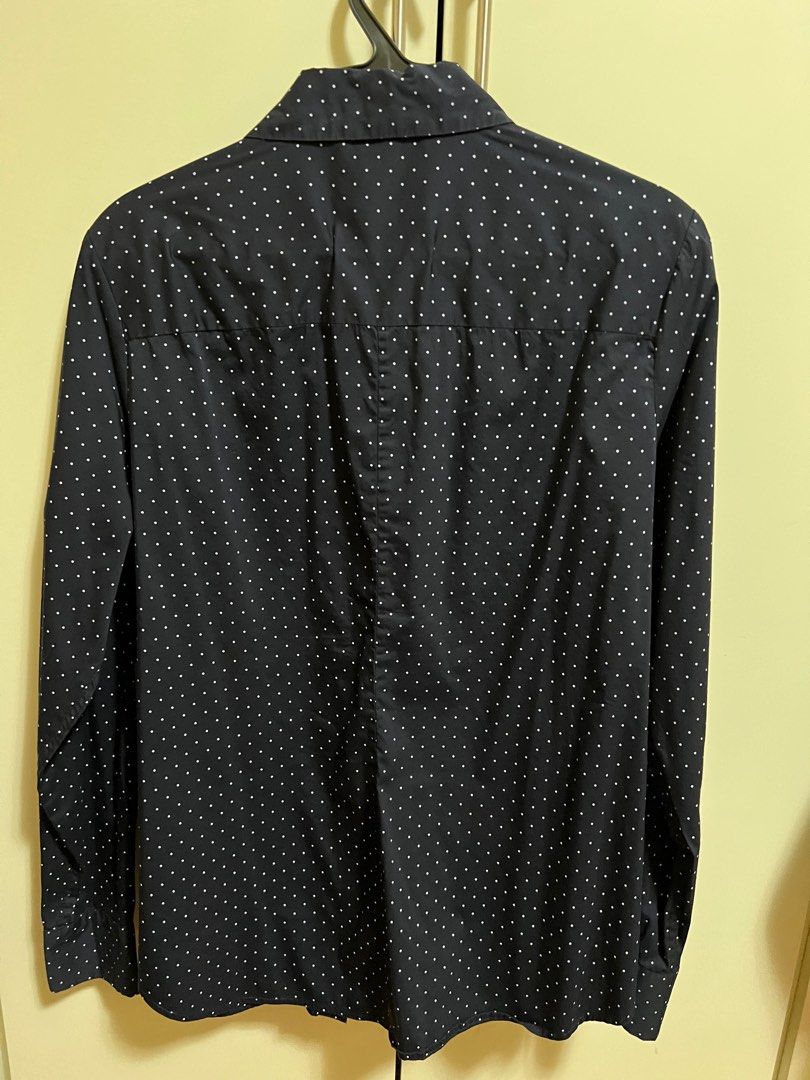 H&M Dotted Long Sleeves Polo (Category: Longsleeves) located in Manila. Submitted by project40 (Listing ID 1315650850, Image 3). Description: Size: Large/loose Medium Material: Stretchy cool fabric Decluttering clothes for space Additional discount if you are purchasing more than 1 item from my listings 😊 Shipping fee c/o buyer Meet up is ok (see preferred locations below) Shipping/pick up c/o and to be booked by buyer.