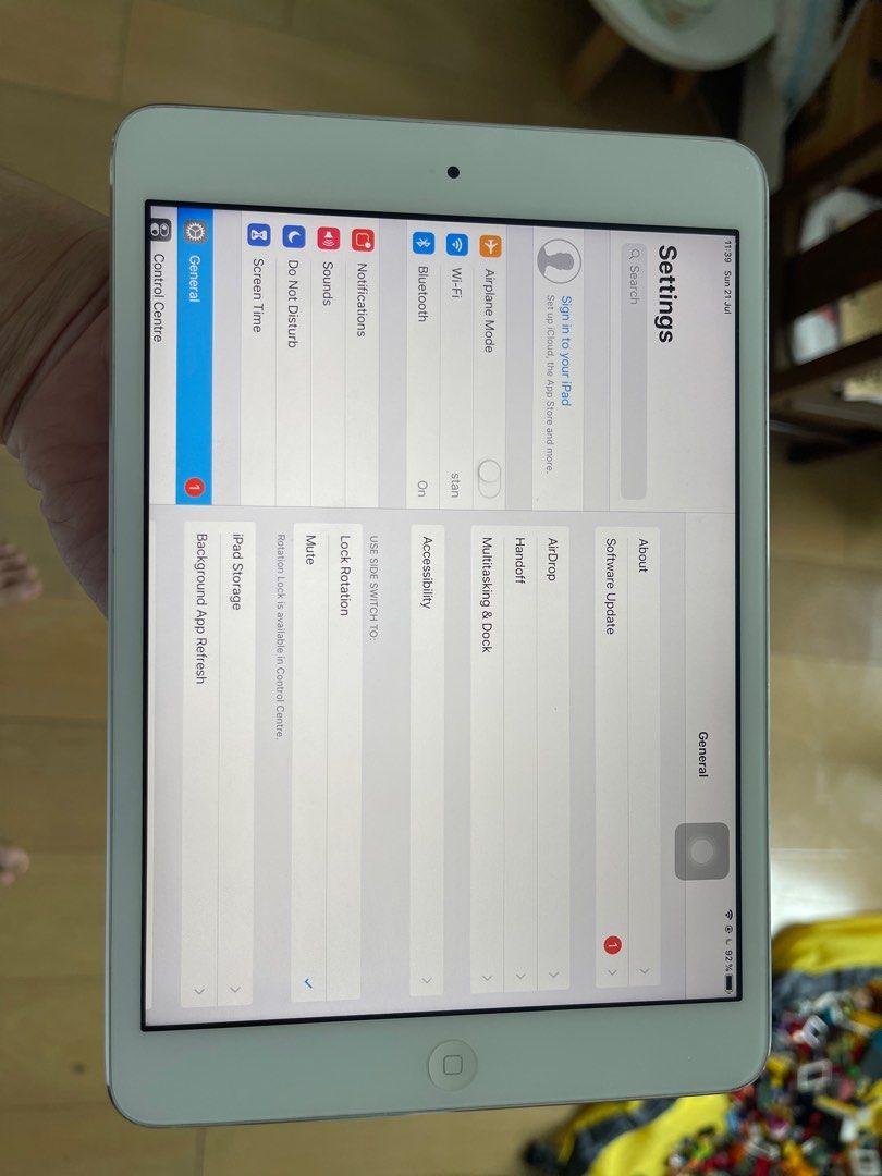 iPad Mini2 （分類：平板電腦 - iPad）位於 Hong Kong。 由 jacobhkg 提交（商品編號 1315523761，圖片 1）。簡介： 16gb , silver ,wifi only 90% new ,no cable or charger battery is working fine. 。