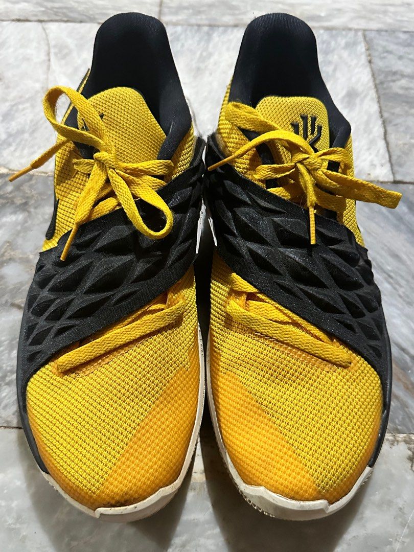 Kyrie low 1 amarillo hotsell