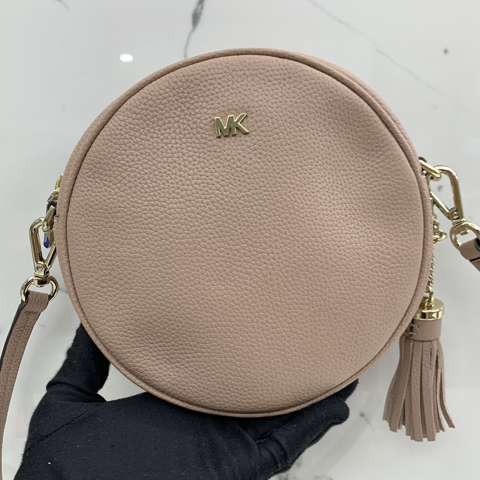 MICHAEL KORS PINK ROUND TASSLE SHOULDER BAG 247033210 B Luxury Bags Wallets on Carousell