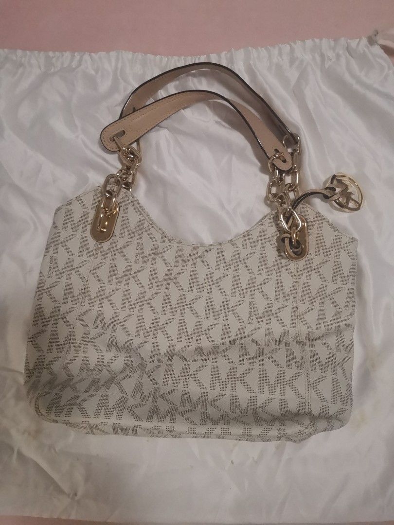 michael kors bag only used once michael kors hand bag only used once | Depop main image 4