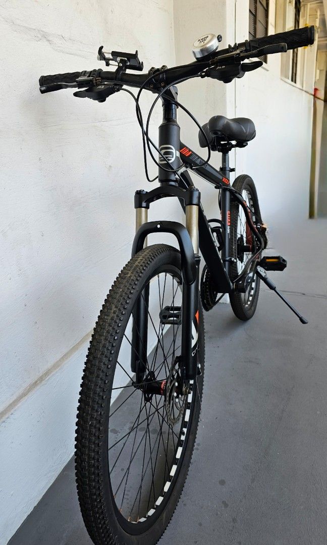 MTB (Category: Bicycles) located in Singapore. Submitted by kathir9500 (Listing ID 1315690103, Image 3). Description: CROLAN XC1-1 MTB Aluminium alloy bicycle L-TWOO A3 3×8 (24 speed groupset) Front & back TONGLI mechanical Disk break Brand new seat Tyre condition 80% Light used.
