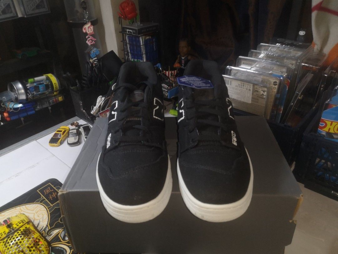 NB 550 Black hemp (Category: Sneakers) located in Obando. Submitted by diellen (Listing ID 1315528295, Image 3). Description: NB 550 Black hemp Sz 9.5, BNDS Complete with tags and inserts 4.3k only ‼️ rfs: pasabuy from japan na di kinuha ng buyer Valenzuela/UST loc.