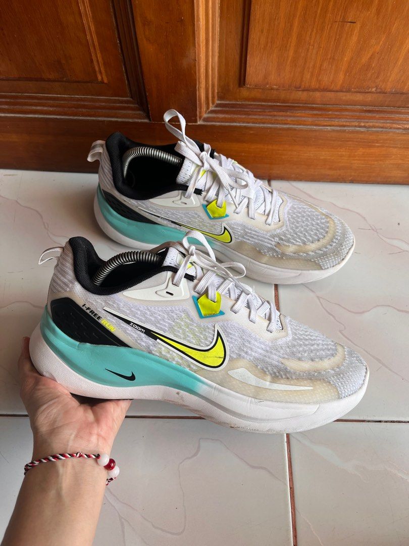 Nike Zoom I Free run, Fesyen Pria, Sepatu Sneakers di Carousell