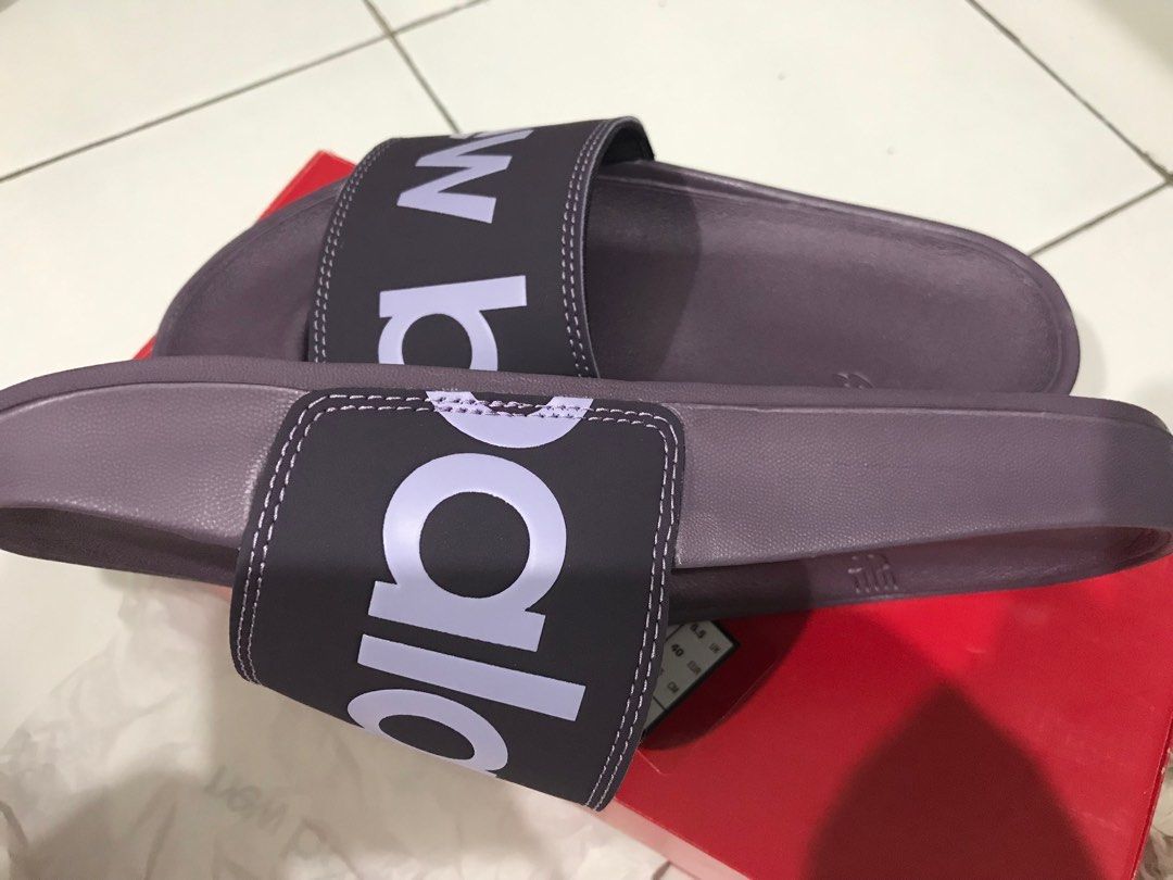 ORIG NEW BALANCE SLIDES 25cm (Category: Sandals) located in Valenzuela. Submitted by gpe24 (Listing ID 1315585054, Image 2). Description: US 7 mens US 9 womens Shipping Gcash Lalamove.