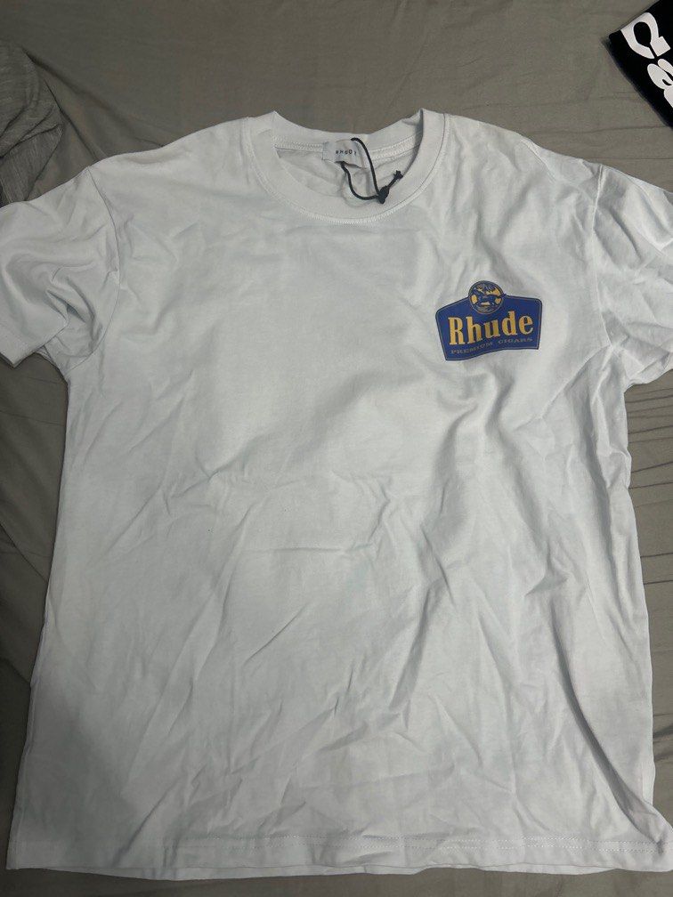 Rhude T Shirt (Category: Tshirts & Polo Shirts ) located in Bacoor. Submitted by daniel2128 (Listing ID 1315682946, Image 1). Description: Brand Rhude Size Large- Medium No stains or dirt Brand new .