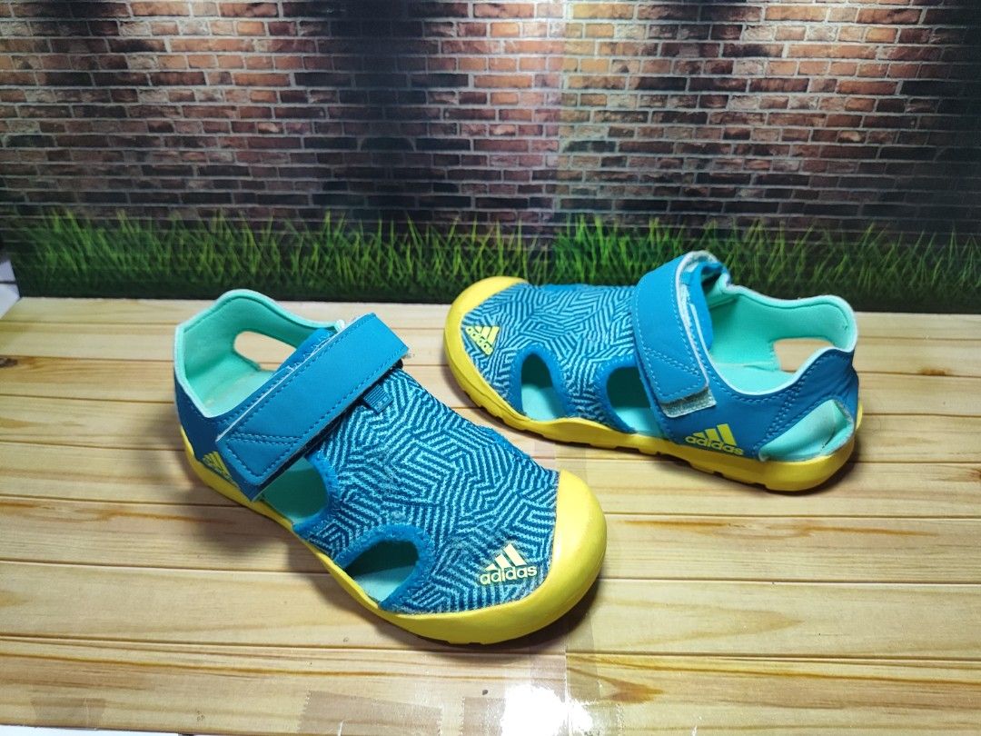 Harga adidas traxion best sale