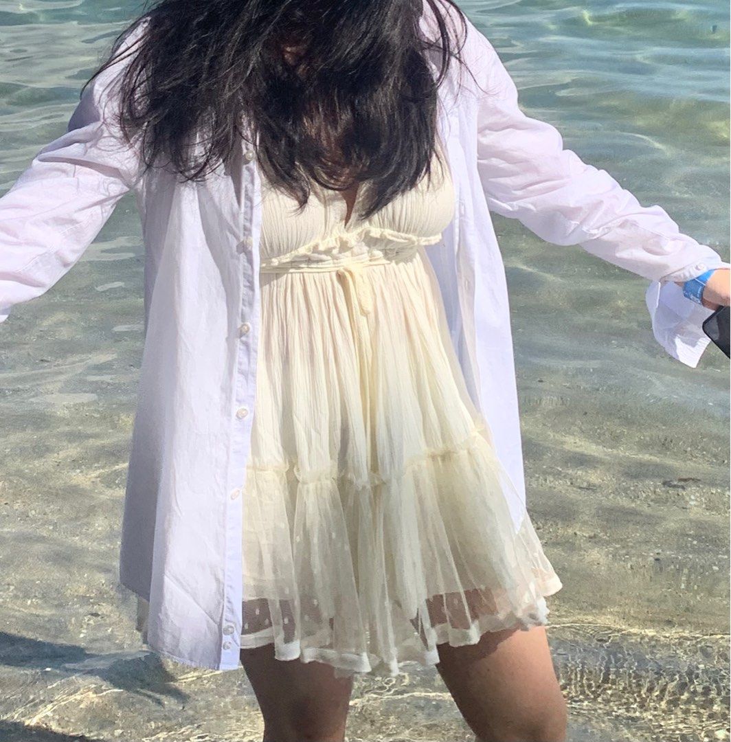 summer white flowy beach dress vintage, Women's Fashion, Dresses & Sets,  Dresses on Carousell