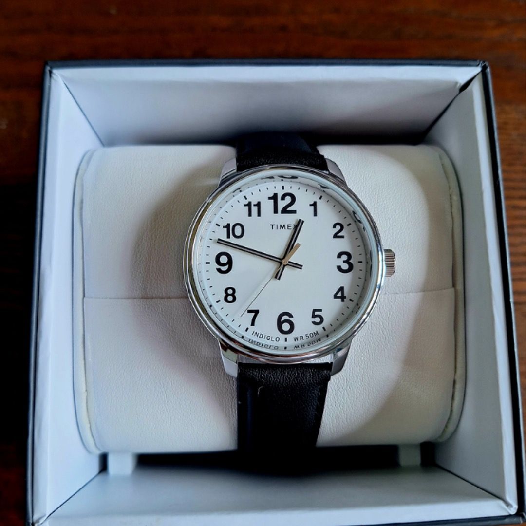 Timex Easy Reader (Category: Men's Watches) located in Singapore. Submitted by calmfalcon.ba3f8a (Listing ID 1315540067, Image 1). Description: I am a watch enthusiast, I recently bought a Timex Easy Reader Bold on Shoppee. I spotted another which I now want! Therefore, my policy is one in, one out as I have several watches. Please have a look at the date of the warranty. My loss, your gain..