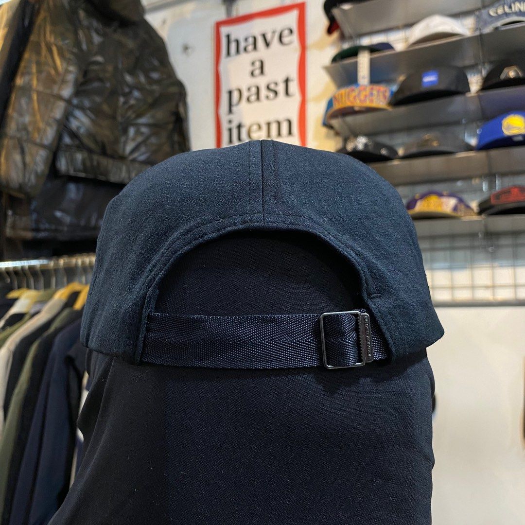 Topi simple cap under armor, Fesyen Pria, Aksesoris, Topi di Carousell