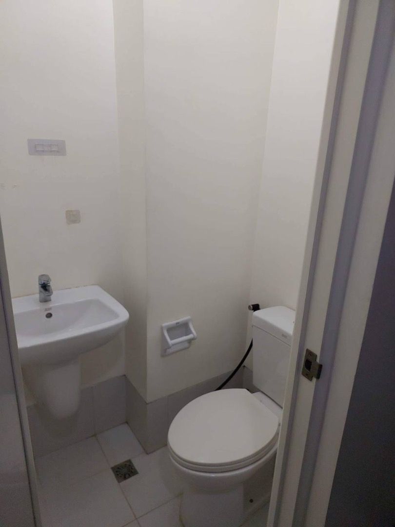 TORRE CENTRAL STUDIO UNIT FOR SALE AT UST (Category: Apartments & Condos) located in Manila. Submitted by lorin.bindal (Listing ID 1315603910, Image 3). Description: WALKING DISTANCE TO UNIVERSITY OF STO. TOMAS 25.5SQM CURRENT MARKET VALUE 7.5M FULLY FURNISHED PRICE INCLUSIVE OF CAPITAL GAINS TAX.