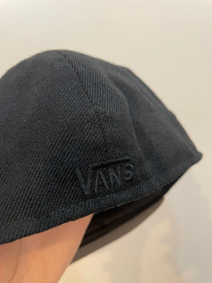 Vans - New Era (Category: Caps & Hats) located in Taguig. Submitted by hi_meow (Listing ID 1315584576, Image 3). Description: Stain on the visor (Please see the photos).