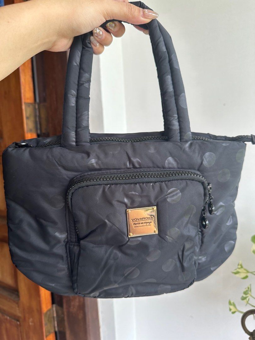 Vovarova italy bag (Category: Cross-body Bags) located in Bombon. Submitted by cookiespreloveed (Listing ID 1315667590, Image 1). Description: Issue:lost sling .
