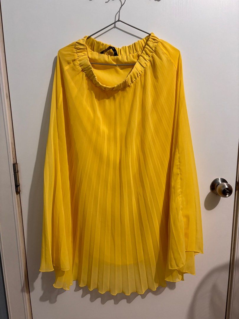 Zara Pleated Long Skirt (Category: Skirts) located in Quezon City. Submitted by kshops (Listing ID 1315605288, Image 2). Description: Decluttering.