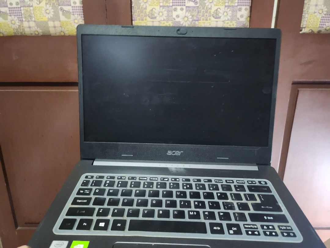 Acer Aspire 5 (Category: Laptops & Notebooks) located in Quezon City. Submitted by alxr012 (Listing ID 1315884875, Image 2). Description: ASPIRE 5 Color: charcoal black free laptop bag OS: Windows 10 Processor: Intel Core i3 LCD: 14inch Graphics: NVIDIA GeForce MX250 with 2GB VRAM Memory: 4GB DDR4 Memory Storage: 128GB Slight issue: battery life RFS: bought new laptop shipping is shouldered by buyer location: fairview, QC lalamove/angkas/grab.