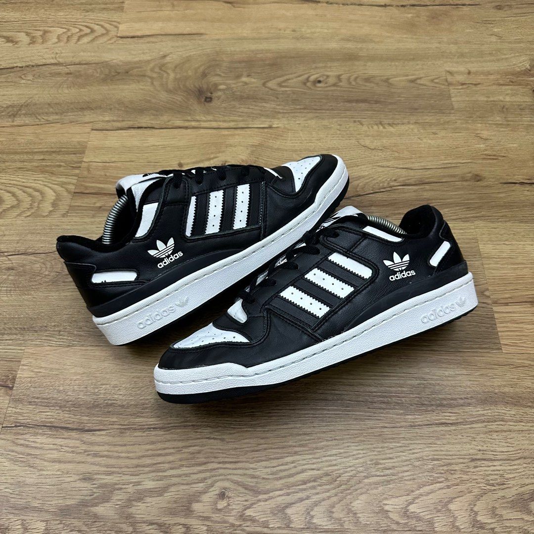 Adidas forum low (8.5uk), Men's Fashion, Footwear, Sneakers on Carousell