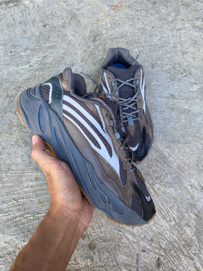 Adidas yeezy descrizione shop