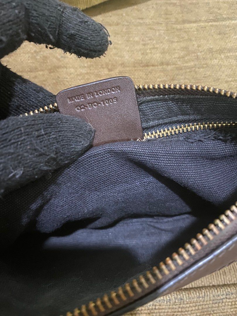 Authentic burberry london pouch vintage harga net Barang Mewah Tas Dompet di Carousell
