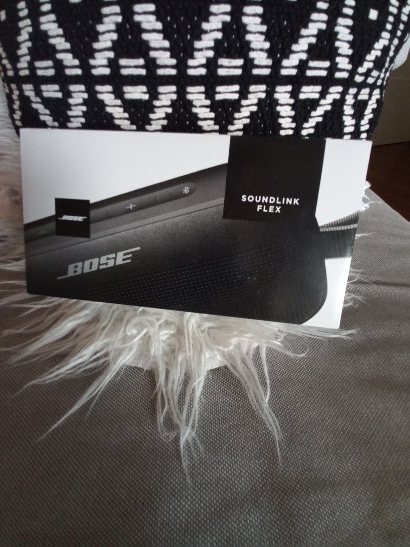 Bose Soundlink Flex (Category: Soundbars, Speakers & Amplifiers) located in Las Pinas. Submitted by carlo_chef (Listing ID 1315706207, Image 1). Description: Brand New & Sealed in box 12 hours running time Waterproof Speakerphone Clear, deep powerful sound Detects orientation & optimizes sound Syncs with other Bose speakers.
