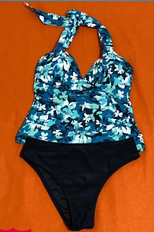 Brandnew Shein Tankini size Small (Category: Bikinis & Swimsuits) located in Las Pinas. Submitted by greatfindsstuff (Listing ID 1315887604, Image 1). Description: Brandnew with pouch Shein Tankini size Small.