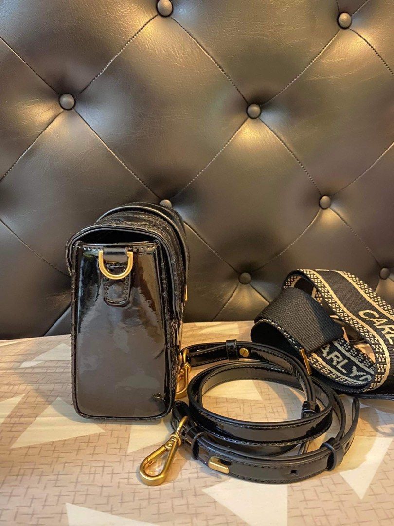 CARLYN MINUTE PATENT LEATHER BLACK (Category: Luxury Bags & Wallets) located in Quezon City. Submitted by highhellocurator (Listing ID 1315814670, Image 2). Description: Carlyn Minute Luxury Korean Bag -used by korean celebrities -dual strap -wide strap and thin strap -water resistant since patent leather -with dustbag and care card.