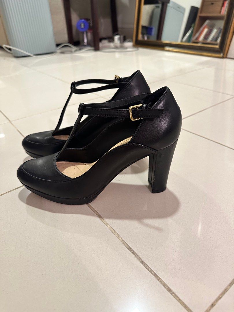Clarks comfort heels deals