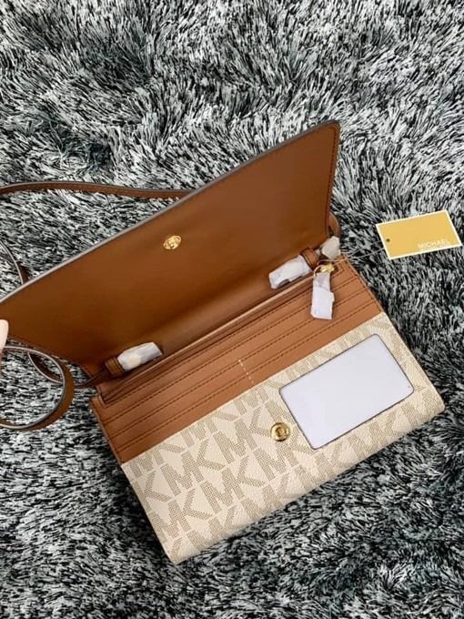CLEARANCE SALE Michael Kors Crossbody Clutch Bag in Vanilla