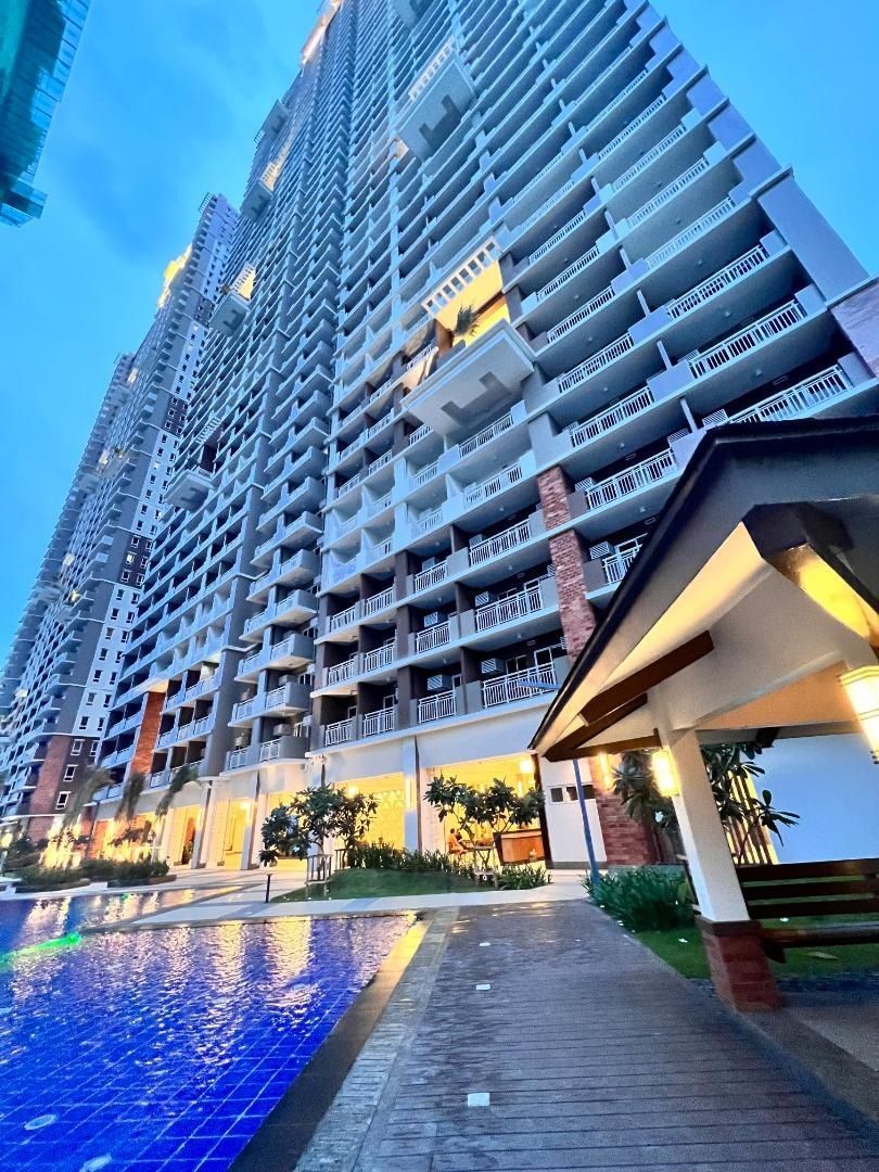 Image showcasing For Sale 1BR 30.sqm BRIXTON PLACE near BGC Brixton St. Pasig 4.M ONLY ...