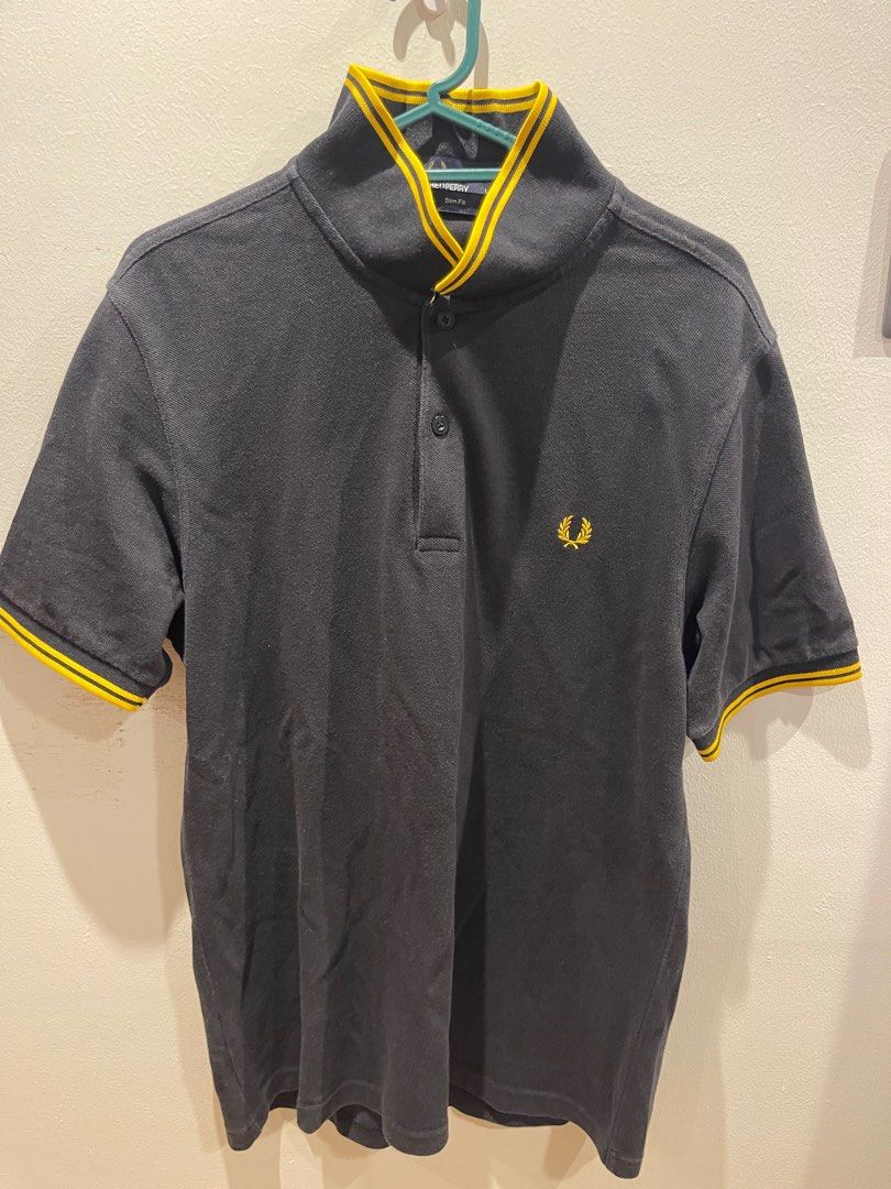 Fred Perry (Category: Tshirts & Polo Shirts ) located in Quezon City. Submitted by pathdz (Listing ID 1315813807, Image 1). Description: Slim Fit Large Slightly used.