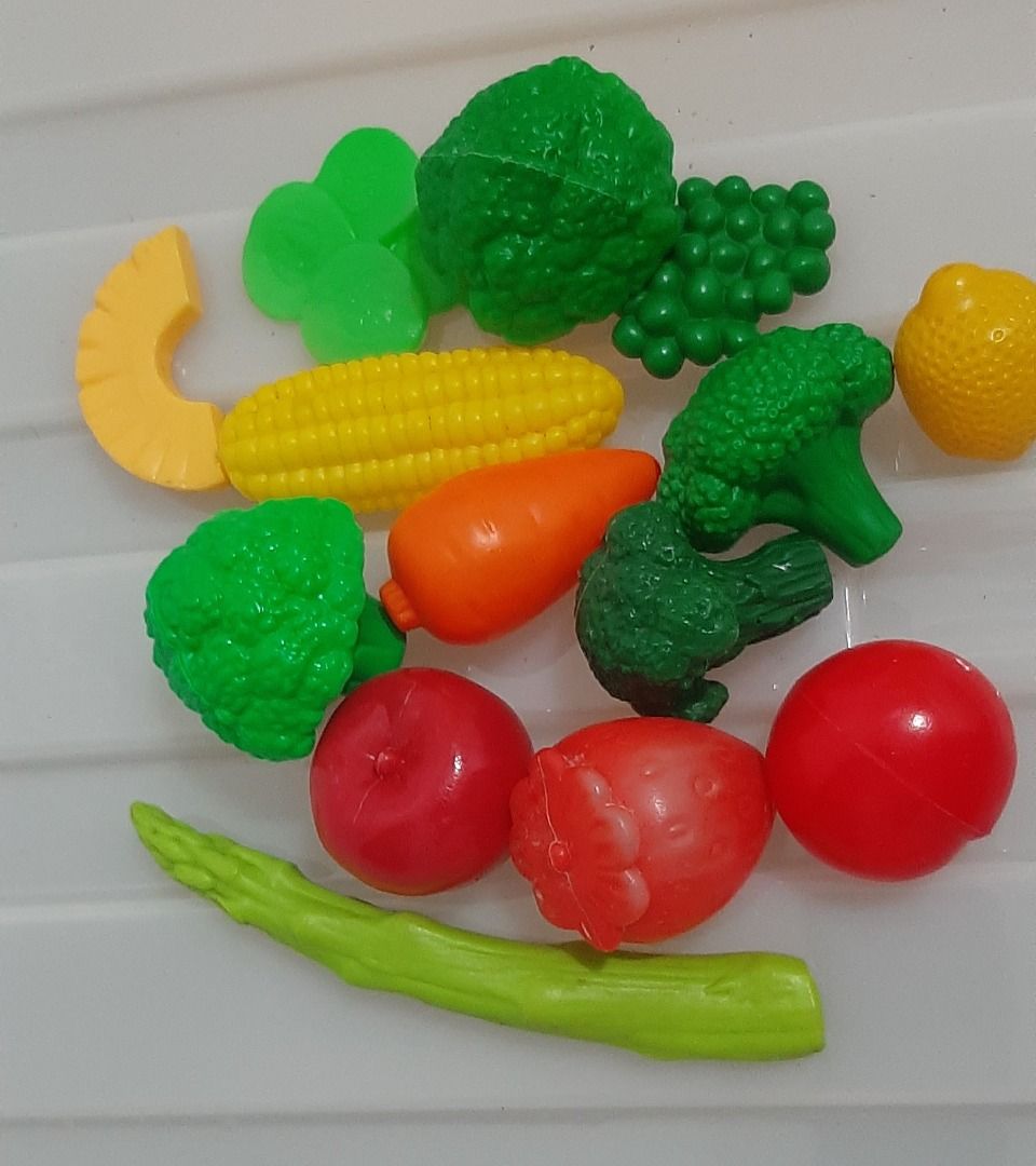 Fruits and vegetables (Category: Fresh Produce) located in Mendez-Nunez. Submitted by dollforless (Listing ID 1315701756, Image 2). Description: As is.