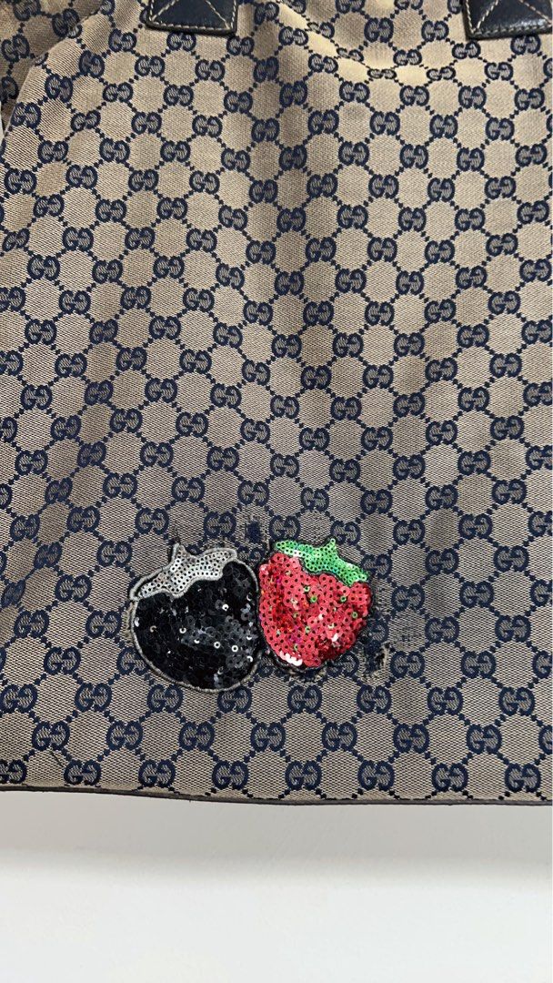 Gucci hand pouch online