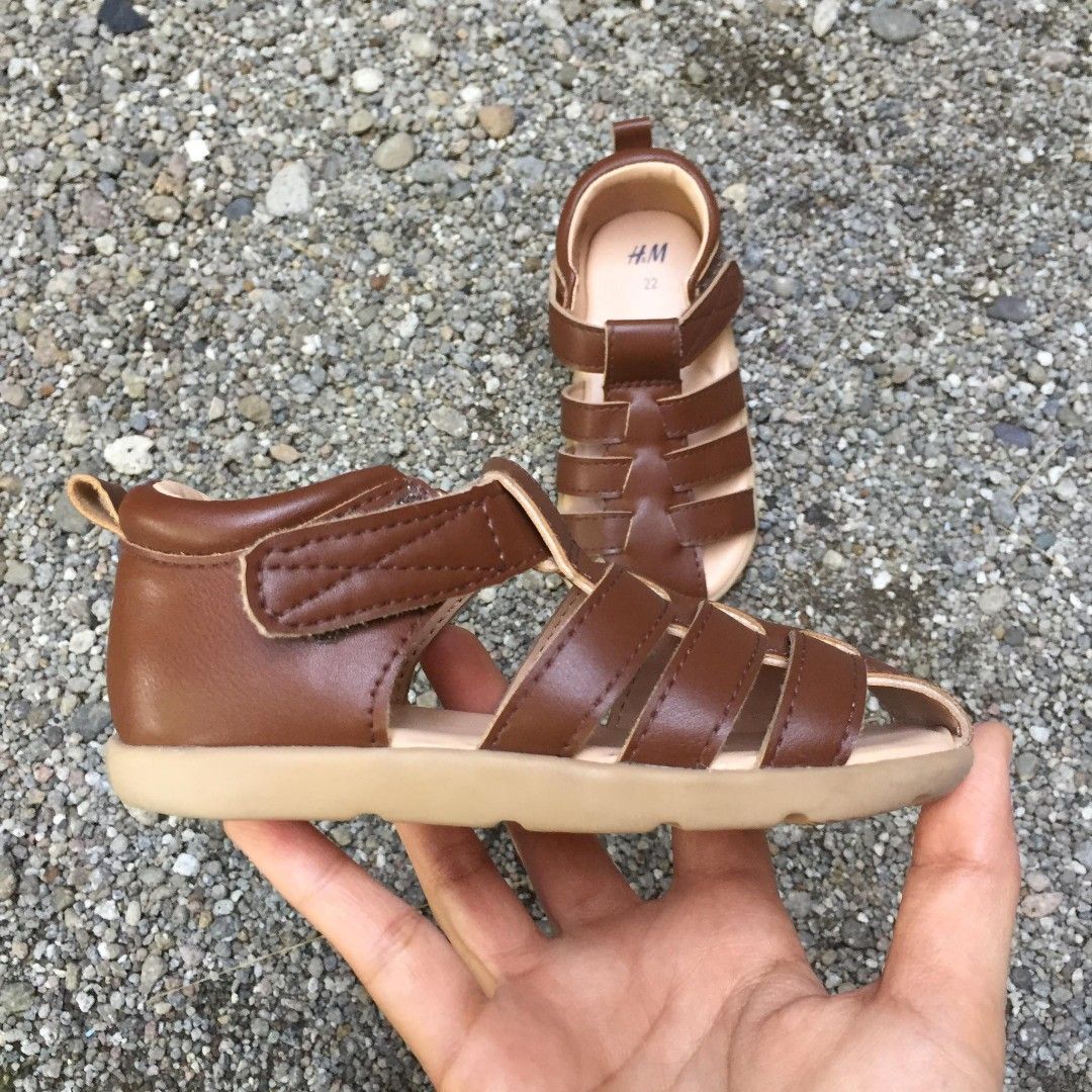 H&M Sandals (Category: Babies & Kids Fashion) located in San Antonio. Submitted by lodyg_1522 (Listing ID 1315818818, Image 2). Description: 13-13.5cm no flaws to.