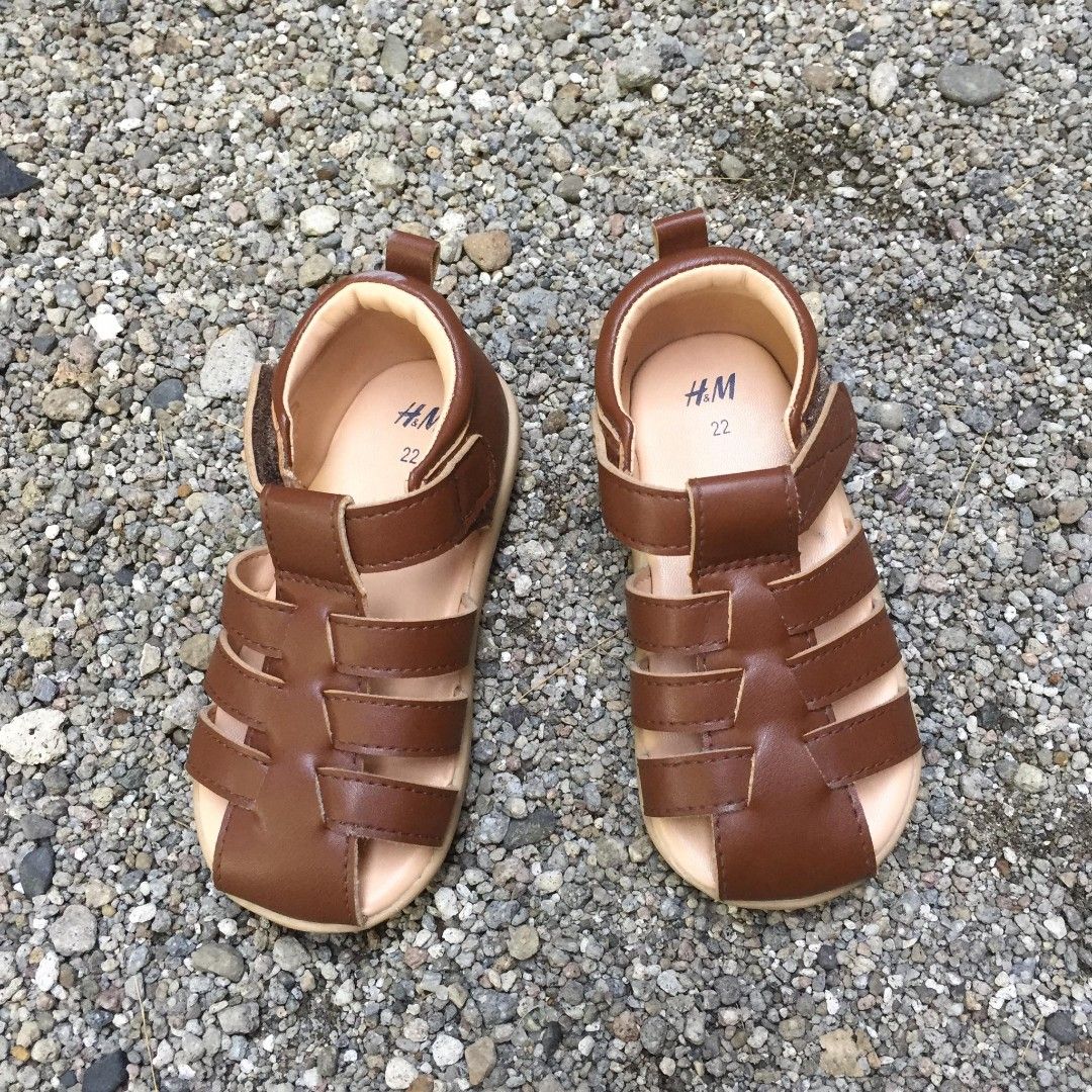 H&M Sandals (Category: Babies & Kids Fashion) located in San Antonio. Submitted by lodyg_1522 (Listing ID 1315818818, Image 1). Description: 13-13.5cm no flaws to.