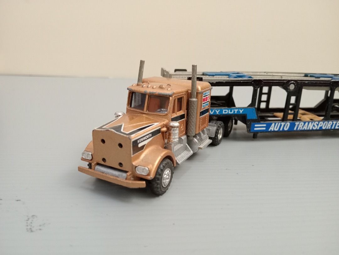 Kenworth K 100 Aerodyne + Semi-remorque Assistance Vasek Polak Porsche Audi 1980