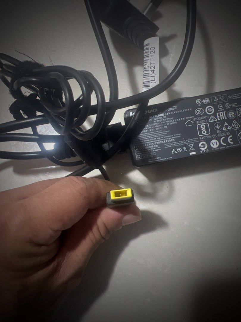 Lenovo notebook charger 45W. NOT type C489395823398113282