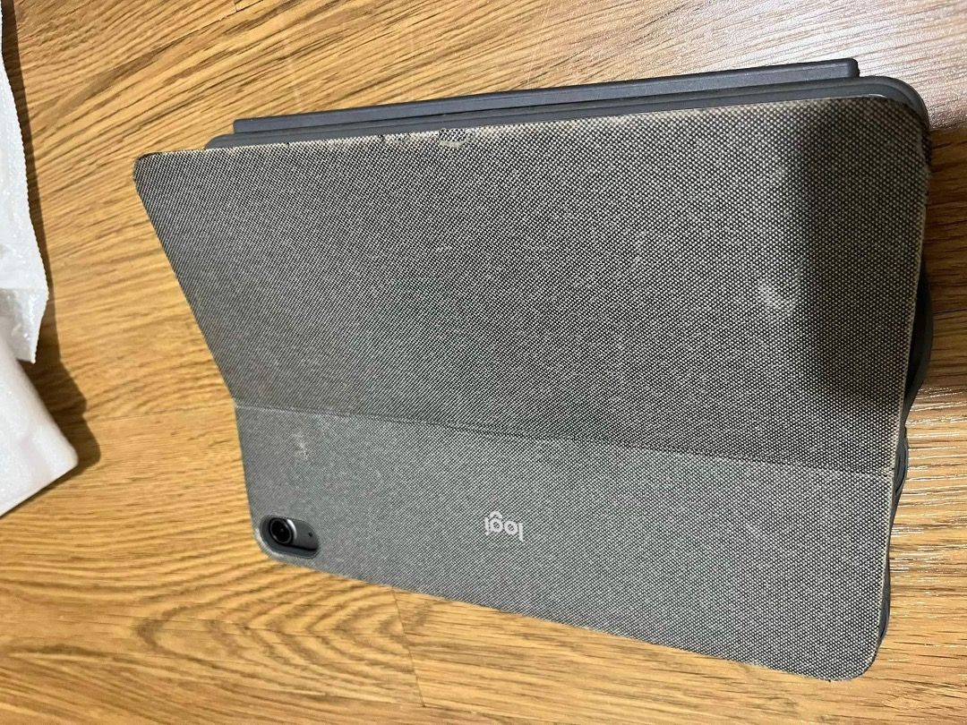 Logitech combo touch for ipad air (Category: Cases & Sleeves) located in Manila. Submitted by ilyilyily (Listing ID 1315759305, Image 3). Description: Logitech combo touch for ipad air 100% working, issues aesthetic lang (see last pic). Got it for 8500. Rfs: upgrade *Shipping care of buyer*.