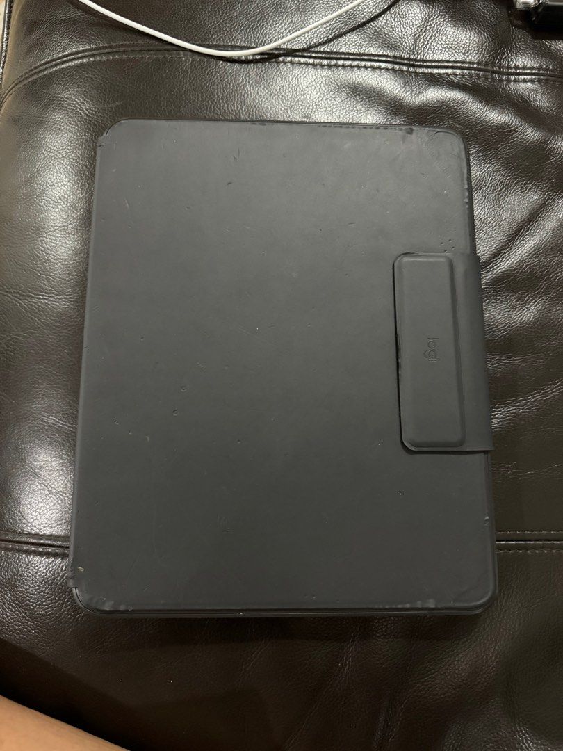 Logitech ipad pro 12.9 5th gen (Category: iPad) located in Dasmarinas. Submitted by preloved_brandedbackup (Listing ID 1315842956, Image 1). Description: Stull 100% functioning .