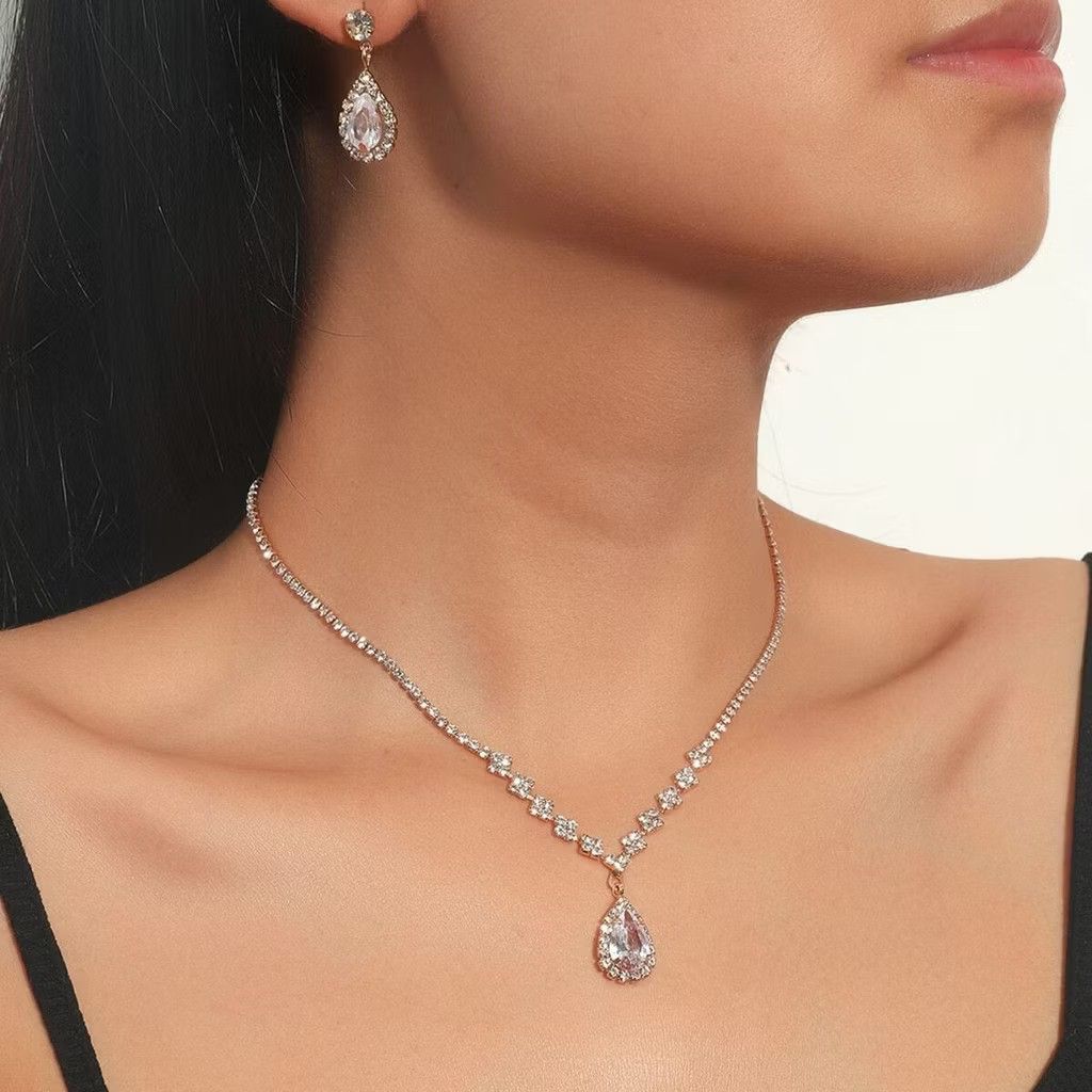Neck chain for gown on sale