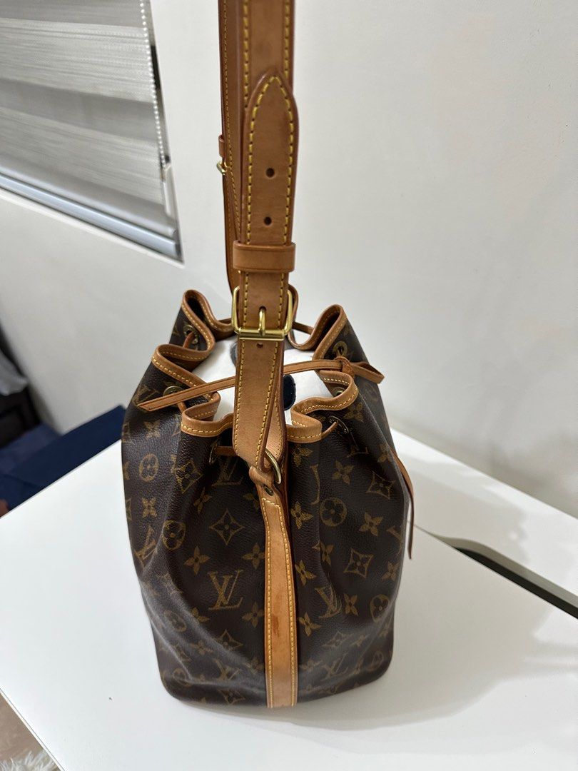 LOUIS VUITTON noe bucket bag (Category: Luxury Bags & Wallets) located in Batangas. Submitted by luxuryinmyclowset (Listing ID 1315835263, Image 3). Description: Vintage 1999 LV Noe bucket bag Bought from Luxurywishph in ig .