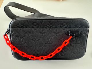 （分類：）位於 。 由 m.m.2019 提交（商品編號 1315804594，圖片 1）。簡介： 。
