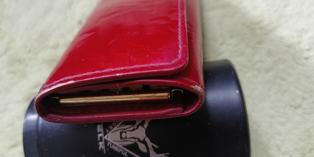 LV Key Holder (Category: Luxury Bags & Wallets) located in Romblon. Submitted by migustyles (Listing ID 1315756848, Image 3). Description: Louis Vuitton Key Holder Patent Leather Searchable Code Japan Source Mininal Sign of Used.