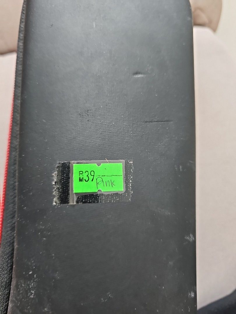 Mic (Category: Microphones) located in Kuala Lumpur. Submitted by zillamohd (Listing ID 1315716645, Image 3). Description: rechargeable microphone. well used. free postage.