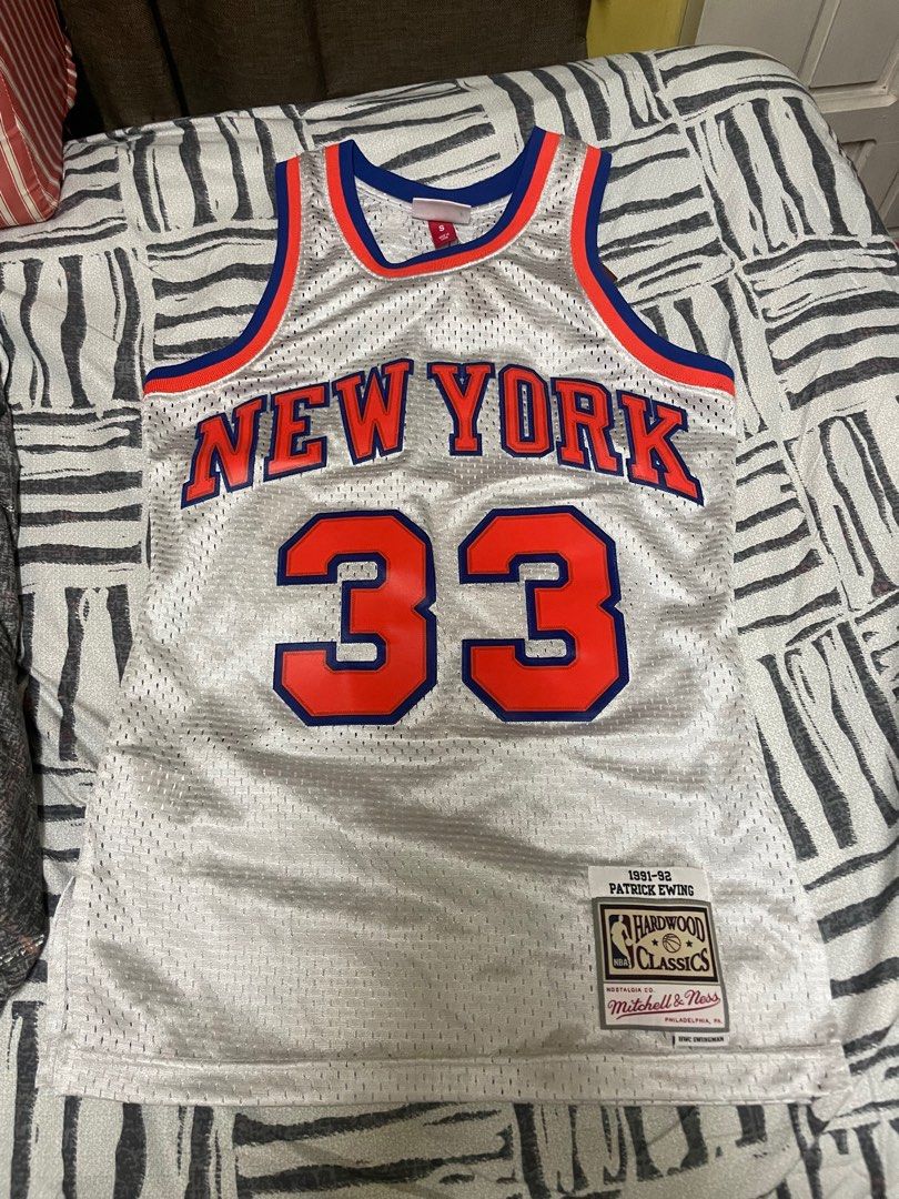 New York Knicks Ewing Mitchell and Ness Jersey (Category: Activewear) located in Makati City. Submitted by leroyglee (Listing ID 1315708652, Image 1). Description: size small brand new Patrick Ewing #33 Year 91-92 home 8k srp.