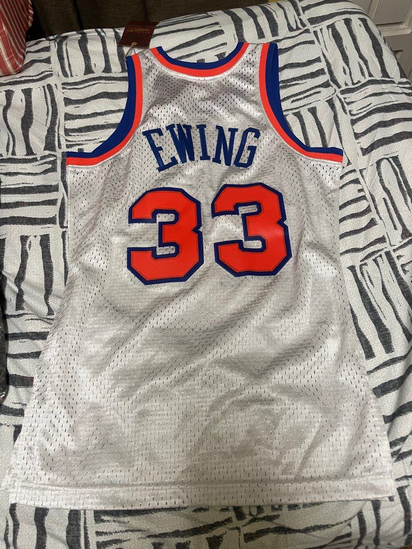New York Knicks Ewing Mitchell and Ness Jersey (Category: Activewear) located in Makati City. Submitted by leroyglee (Listing ID 1315708652, Image 2). Description: size small brand new Patrick Ewing #33 Year 91-92 home 8k srp.