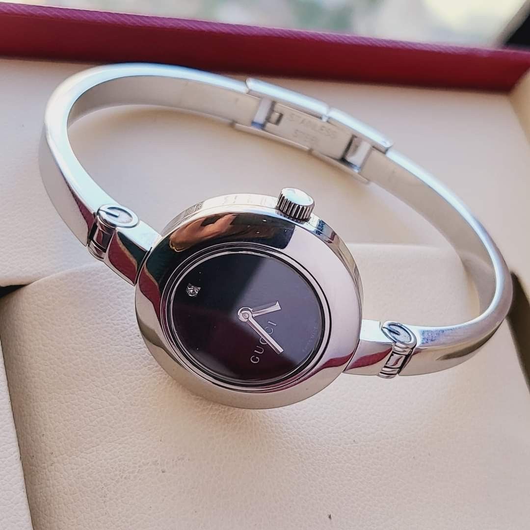 Gucci bangle watch with diamonds deals