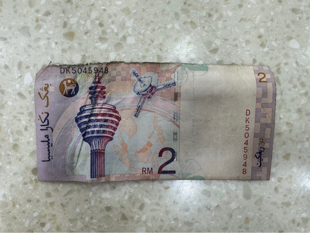 RM2 old notes (Category: Currency) located in Shah Alam. Submitted by ssyyyyxxw (Listing ID 1315737004, Image 3). Description: .