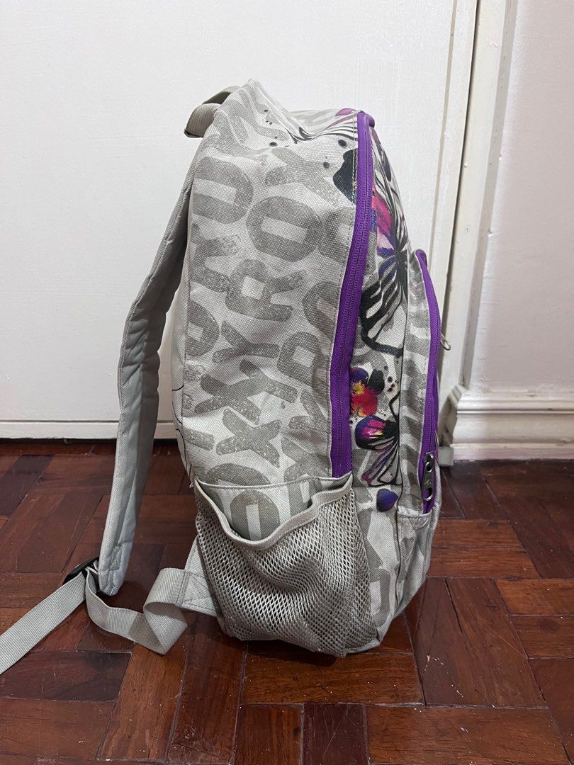 Roxy backpack (Category: Backpacks) located in Quezon City. Submitted by kalv7 (Listing ID 1315880077, Image 2). Description: Roxy Authentic gray backpack Issue: defective zipper needs replacement Dimes Length: 16 inches Width: 13 inches.